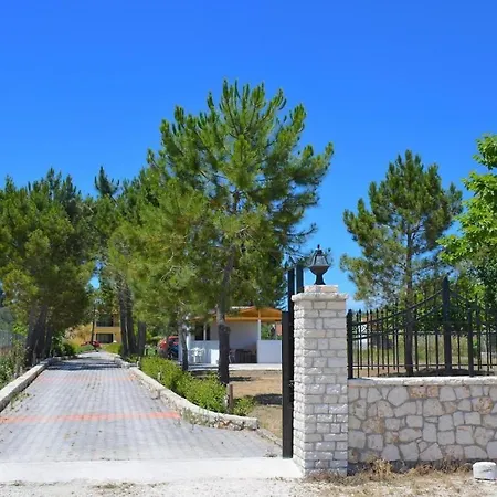 Alexandra 2 Lefkími