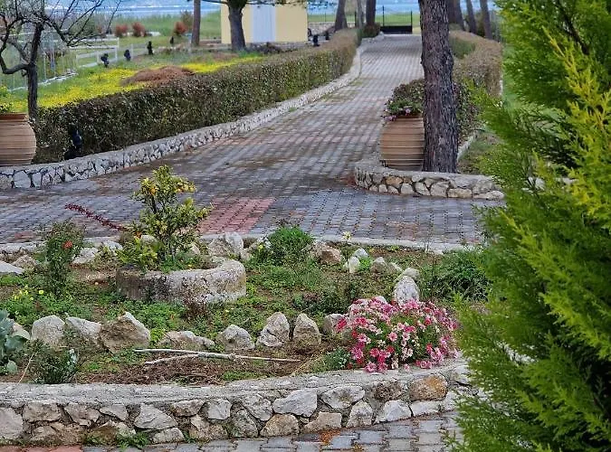 Alexandra 2 * Lefkími