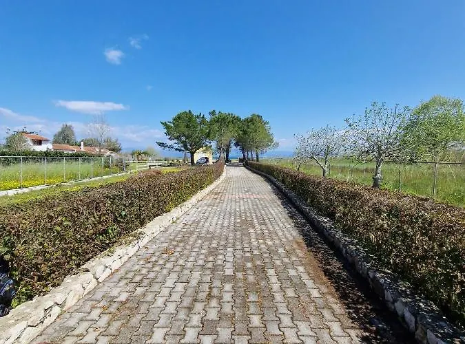 Alexandra 2 Lefkími